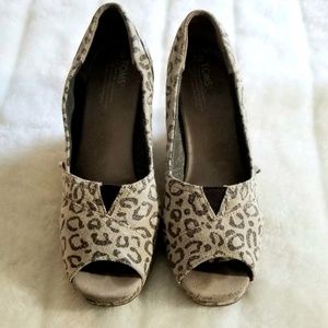 toms leopard print wedges